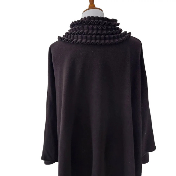 Le Moda Black Fleece‎ Cape with High Ruffled Neck and Ruffled Pockets - Picture 6 of 15